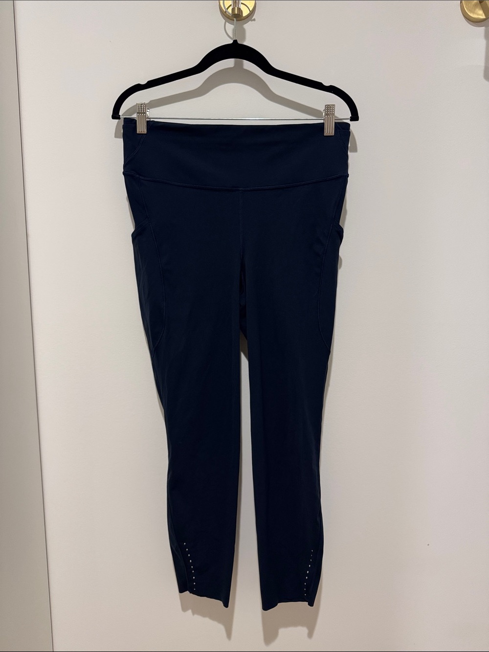 Lululemon 💙 - Picture 2 of 5